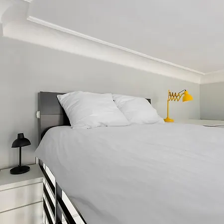 Chelmonskiego 8-04 By Farkas Poznaň